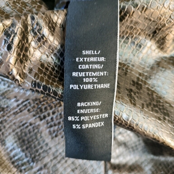 Faux Leather Snakeskin Print Pull on Slimming Like New!  Size S - Picture 8 of 9